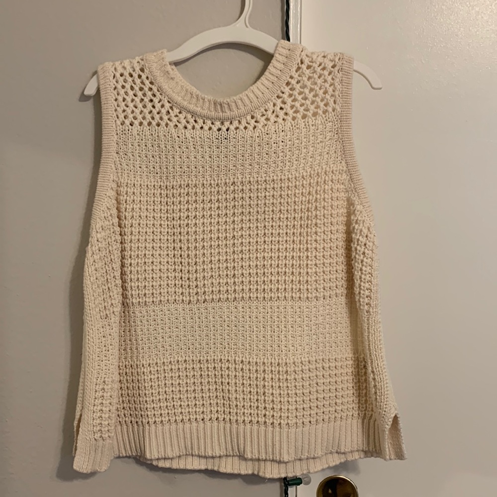 Women’s cream knitted top. Universal thread size large